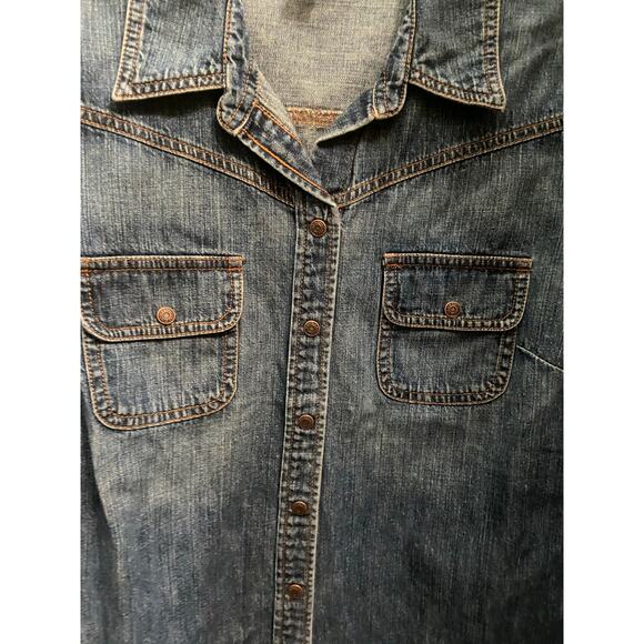 Old Navy Women’s Blue Jean jacket/shirt size large - Picture 2 of 8